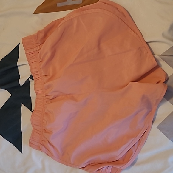 Women's Nike Peach Color DriFit Running Athletic Shorts Size Medium - Picture 5 of 5